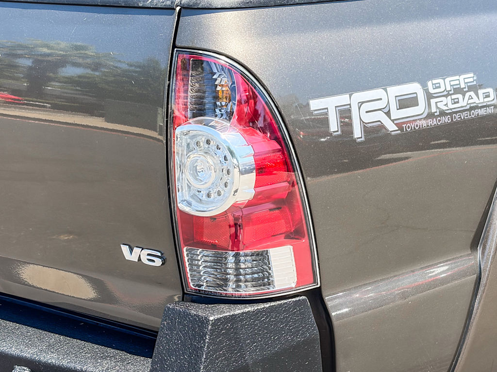 Thumbnail: 2012 Toyota Tacoma - 19