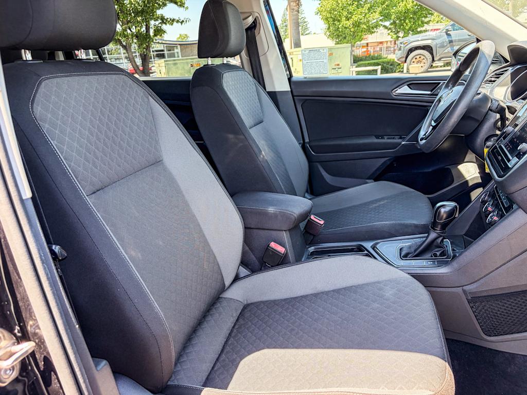 Thumbnail: 2018 Volkswagen Tiguan - 10