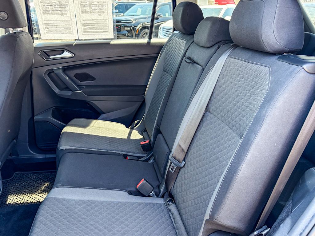 Thumbnail: 2018 Volkswagen Tiguan - 12