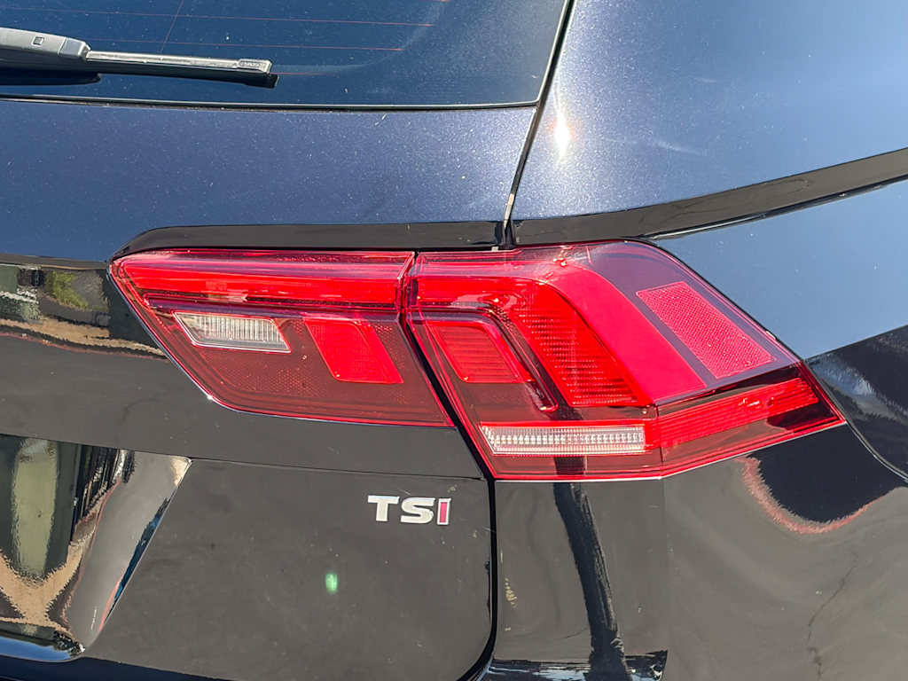 Thumbnail: 2018 Volkswagen Tiguan - 18