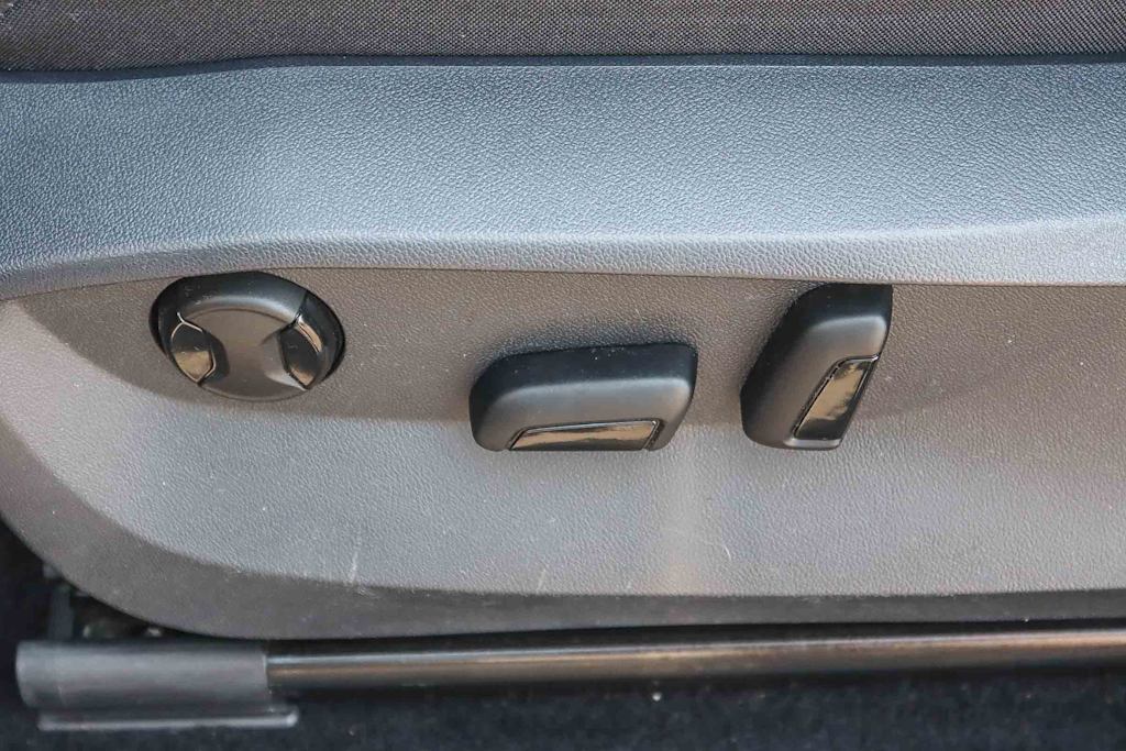 Thumbnail: 2022 Volkswagen Tiguan - 22