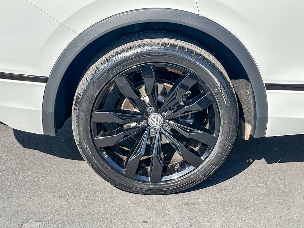 Thumbnail: 2021 Volkswagen Tiguan - 30