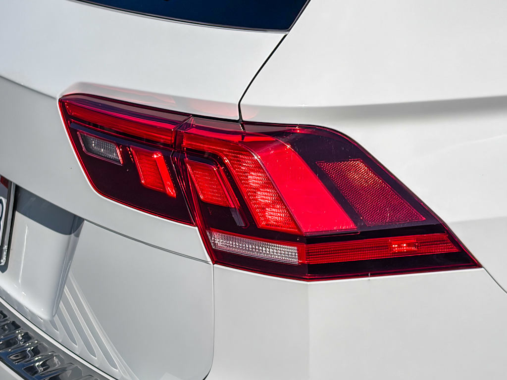 Thumbnail: 2021 Volkswagen Tiguan - 27