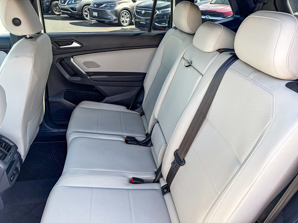 Thumbnail: 2021 Volkswagen Tiguan - 12