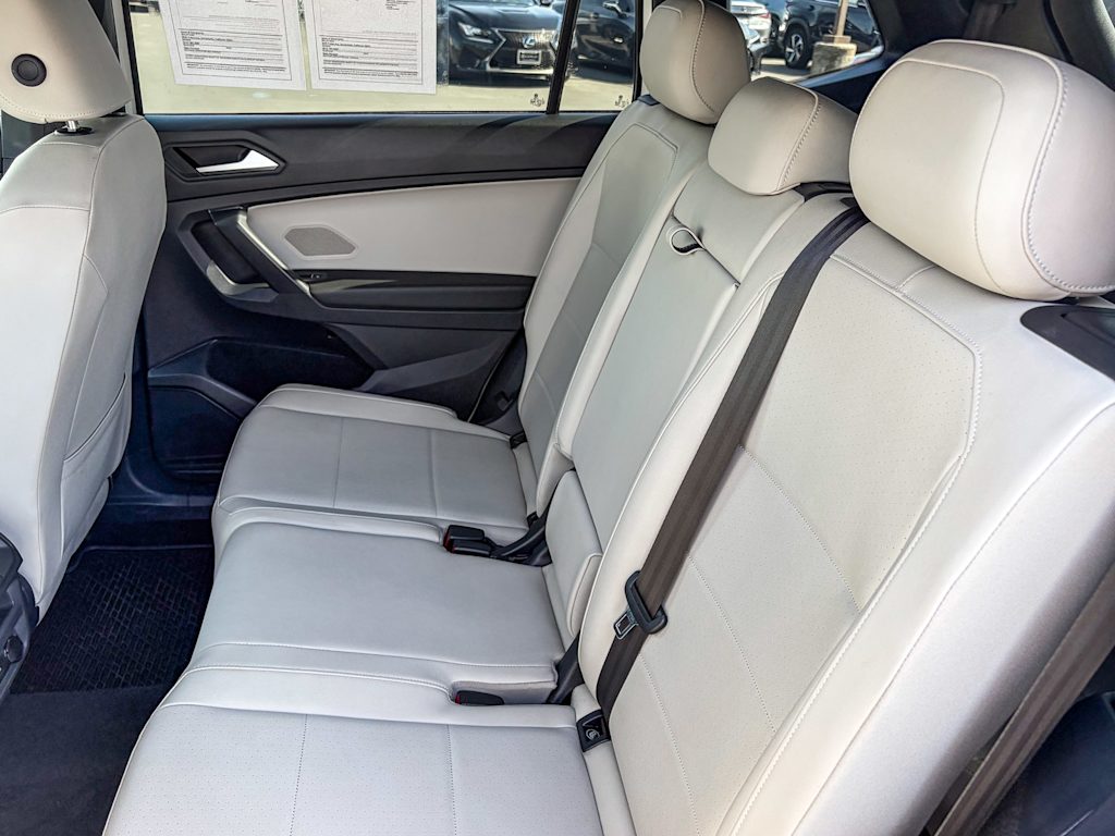 Thumbnail: 2021 Volkswagen Tiguan - 37