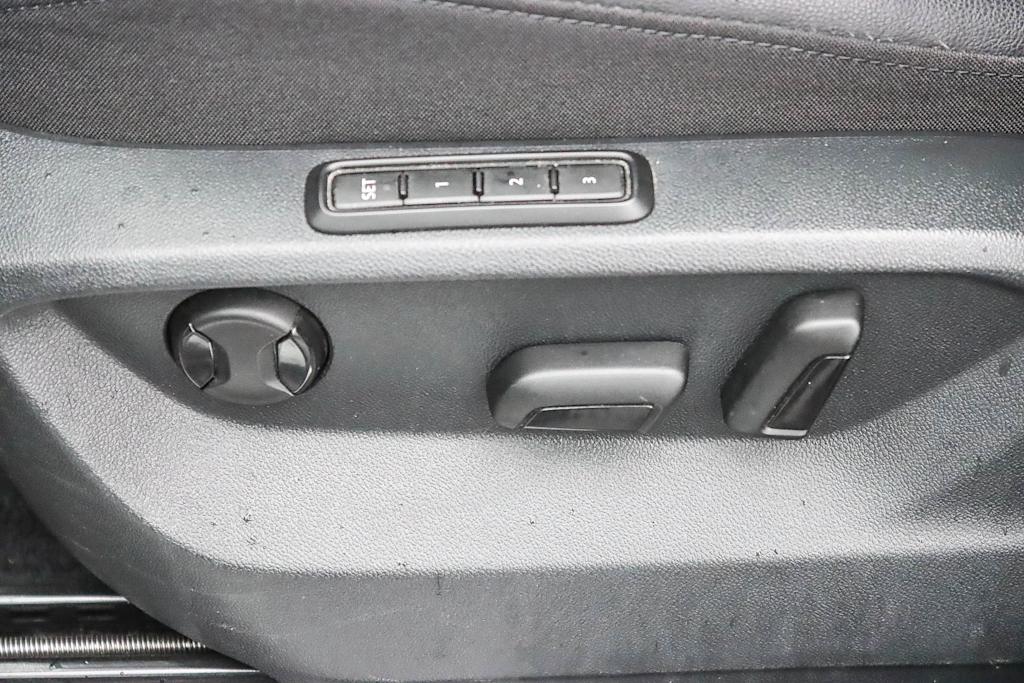 Thumbnail: 2019 Volkswagen Tiguan - 25