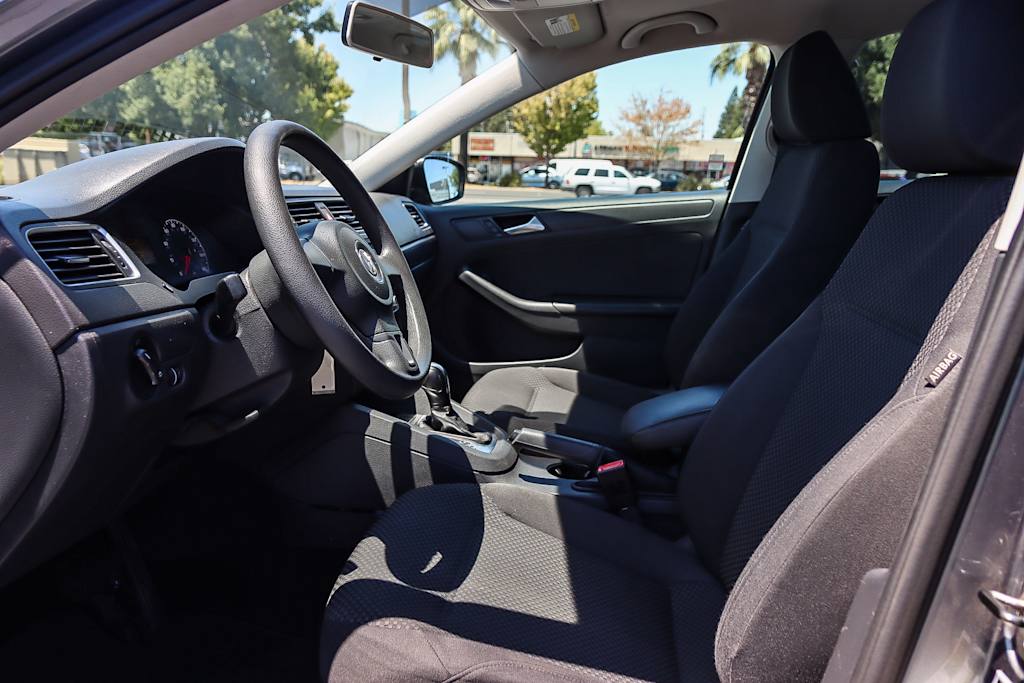 Thumbnail: 2014 Volkswagen Jetta - 9