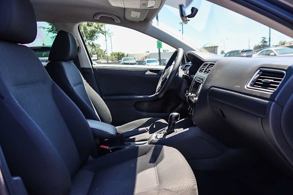 Thumbnail: 2014 Volkswagen Jetta - 10