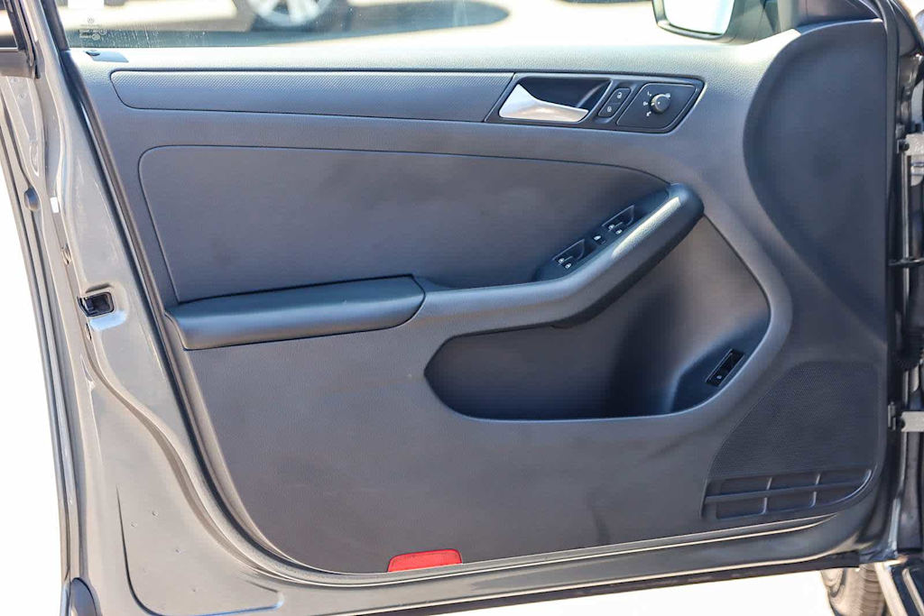 Thumbnail: 2014 Volkswagen Jetta - 26