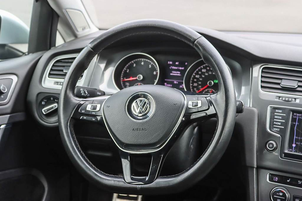 Thumbnail: 2017 Volkswagen Golf - 9