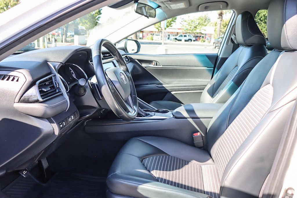 2019 Toyota Camry SE 10