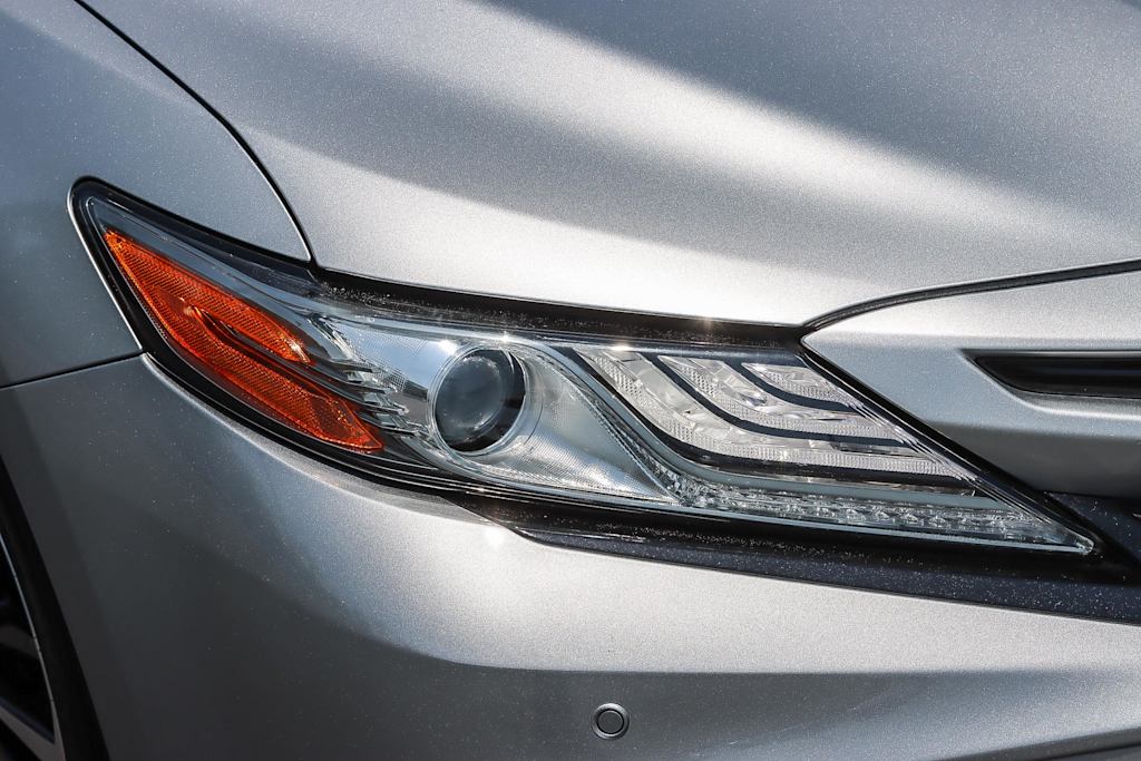 2018 Toyota Camry XSE 18
