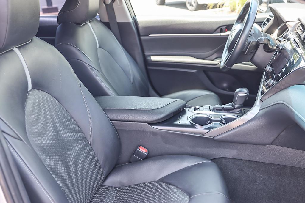 2018 Toyota Camry XSE 9