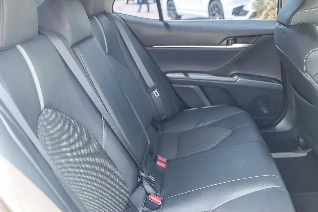 2018 Toyota Camry XSE 11