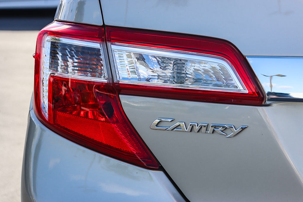 2014 Toyota Camry XLE 19