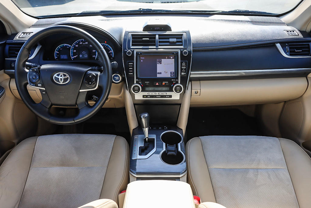 2014 Toyota Camry XLE 2