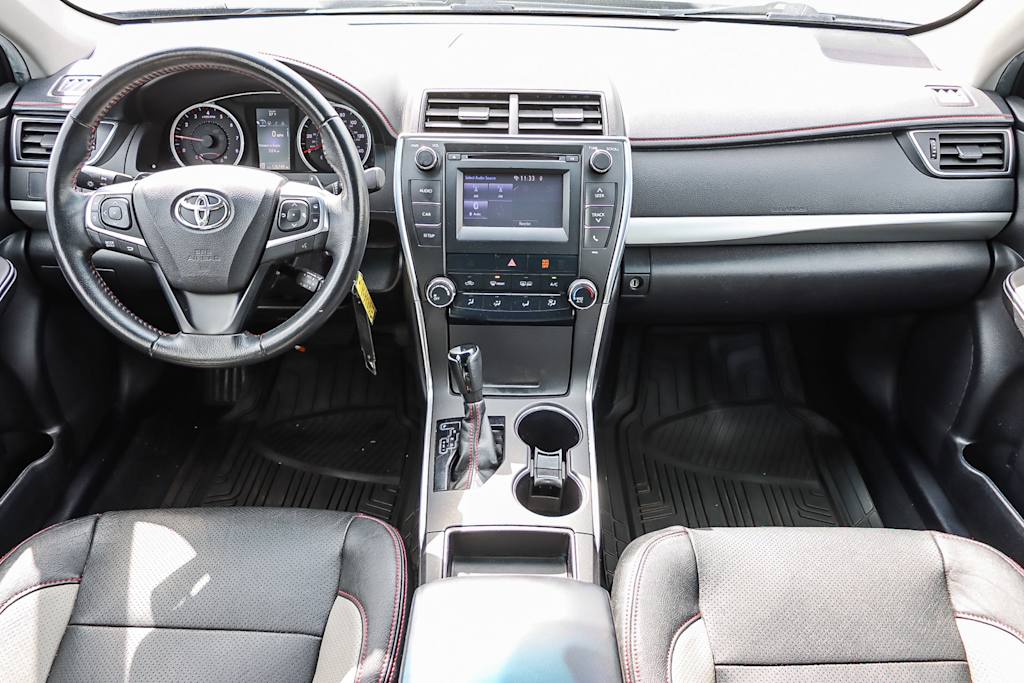 2015 Toyota Camry SE 2