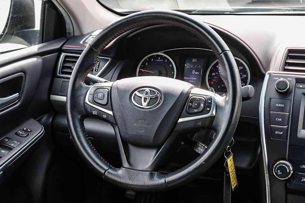 2015 Toyota Camry SE 8