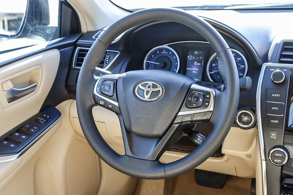 2017 Toyota Camry XLE 8