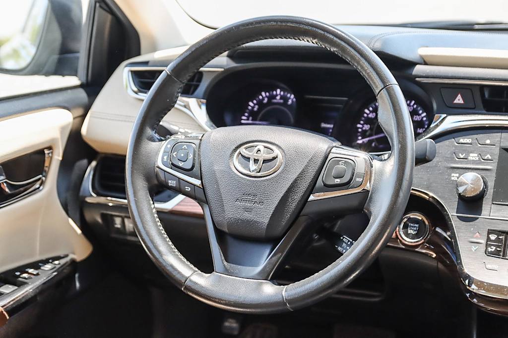 2014 Toyota Avalon XLE 9