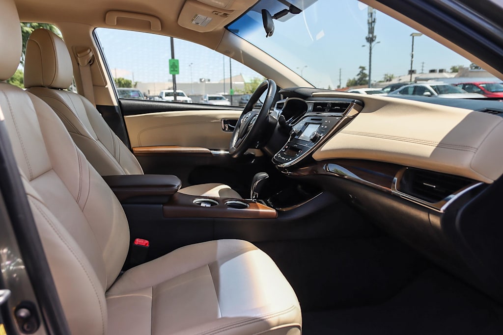 2014 Toyota Avalon XLE 10