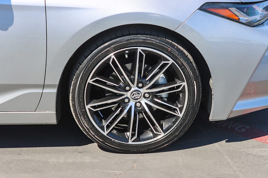 Thumbnail: 2019 Toyota Avalon - 6
