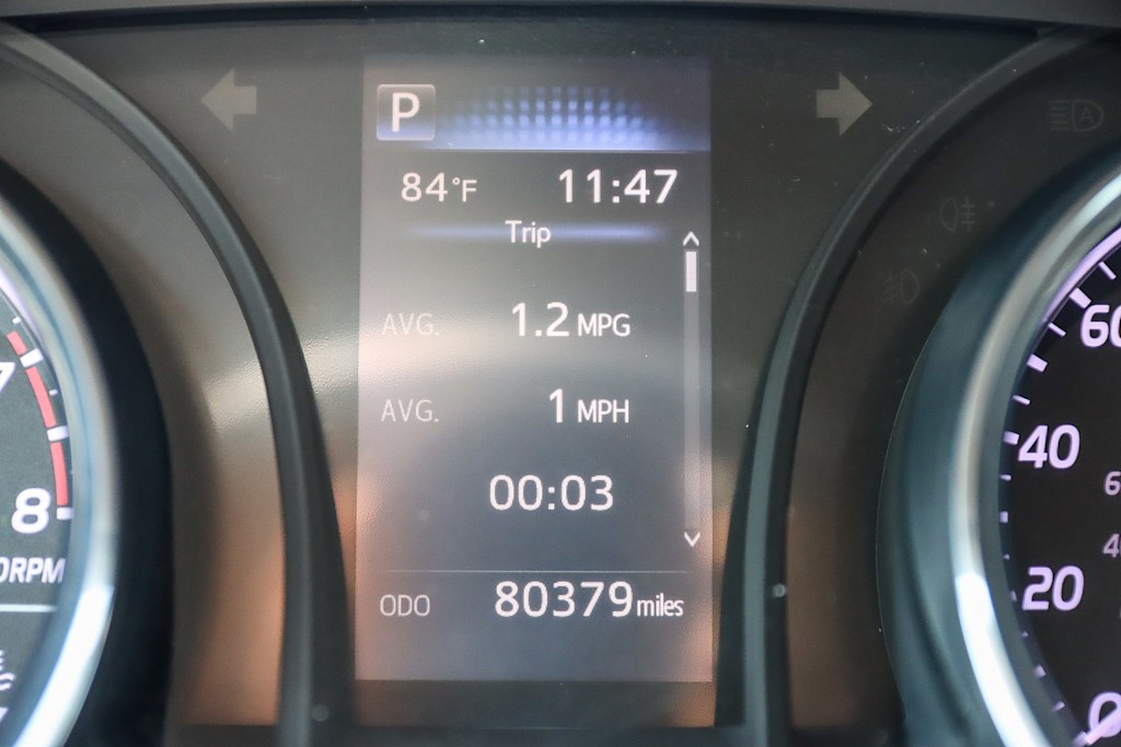 2020 Toyota Camry SE 14