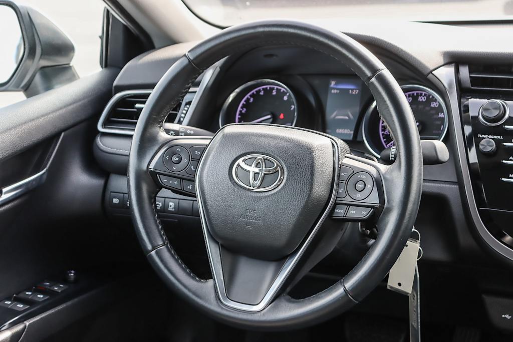 2020 Toyota Camry SE 8