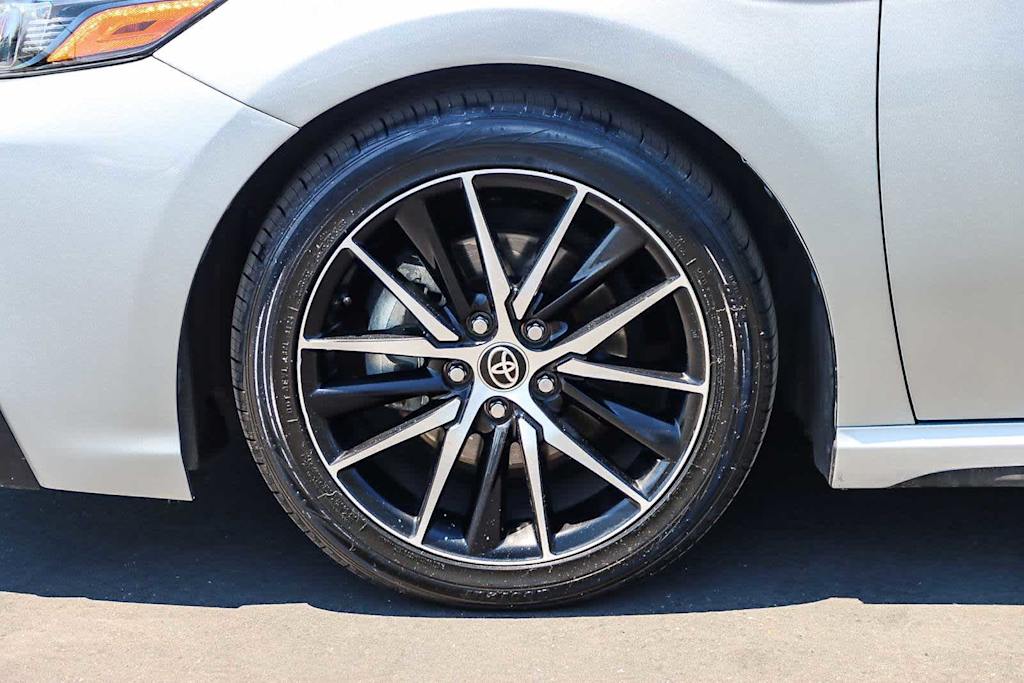 Thumbnail: 2022 Toyota Camry - 32