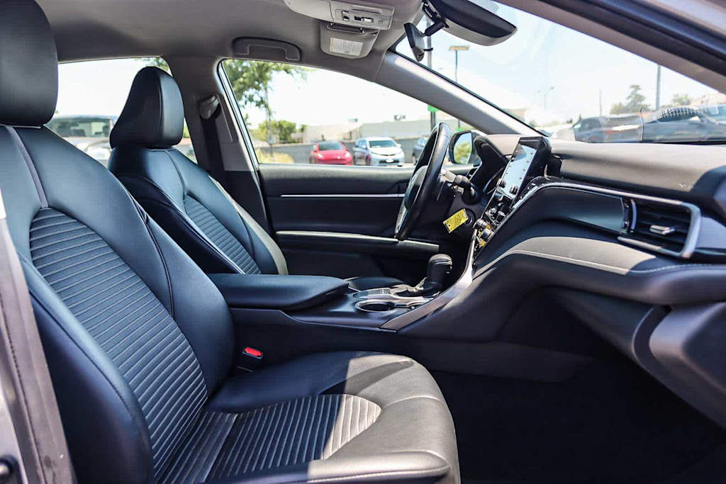 Thumbnail: 2022 Toyota Camry - 9