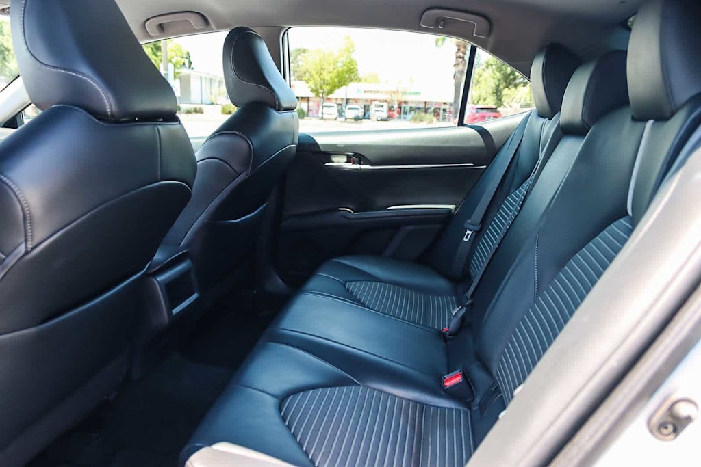 Thumbnail: 2022 Toyota Camry - 11