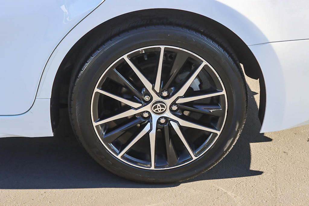 Thumbnail: 2023 Toyota Camry - 21