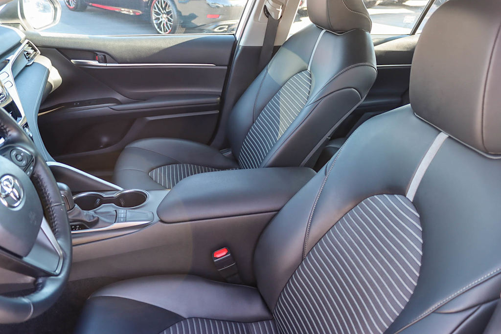 Thumbnail: 2023 Toyota Camry - 10