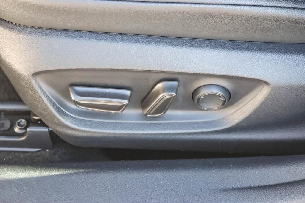 Thumbnail: 2023 Toyota Camry - 24