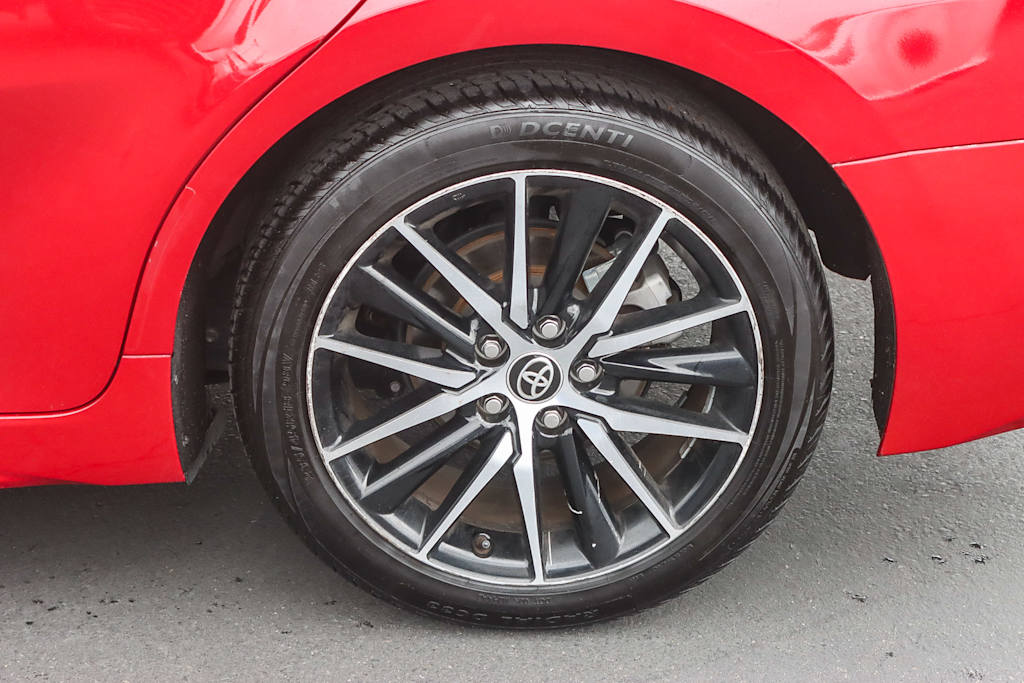 Thumbnail: 2021 Toyota Camry - 21