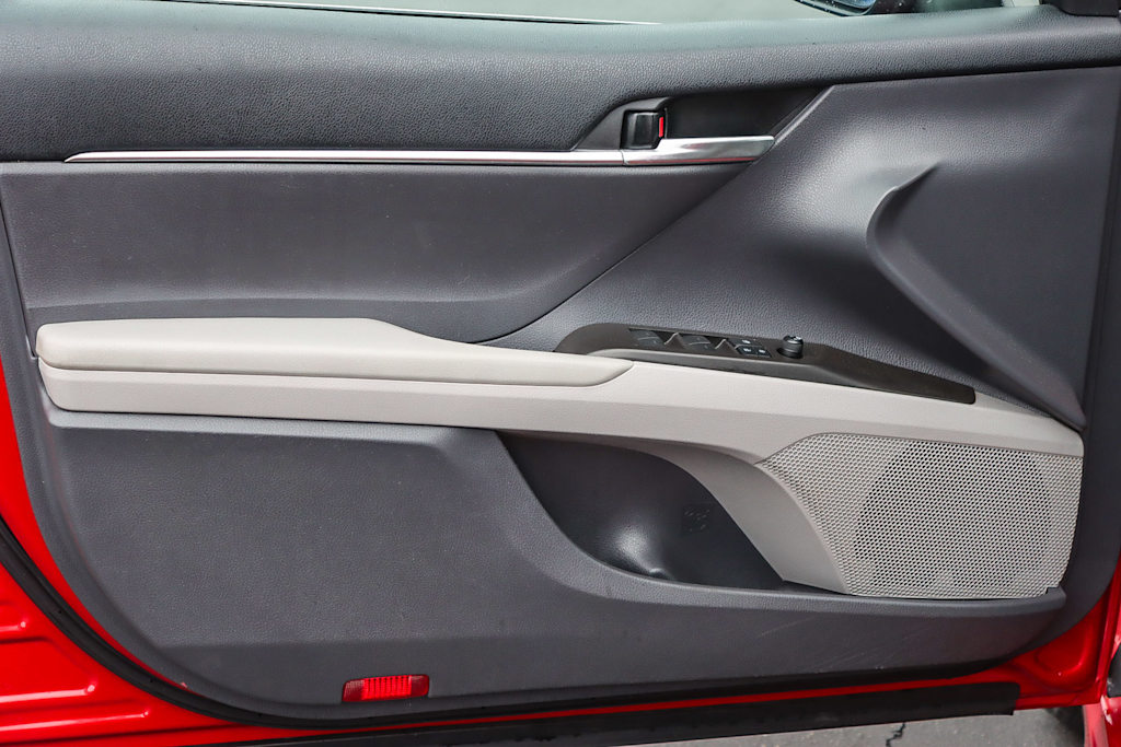 Thumbnail: 2021 Toyota Camry - 23