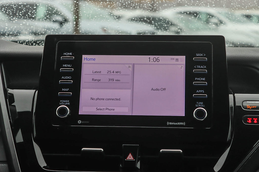 Thumbnail: 2021 Toyota Camry - 22