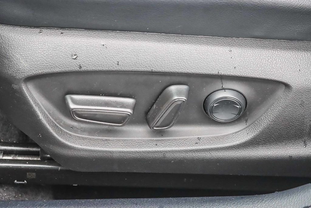 Thumbnail: 2021 Toyota Camry - 24