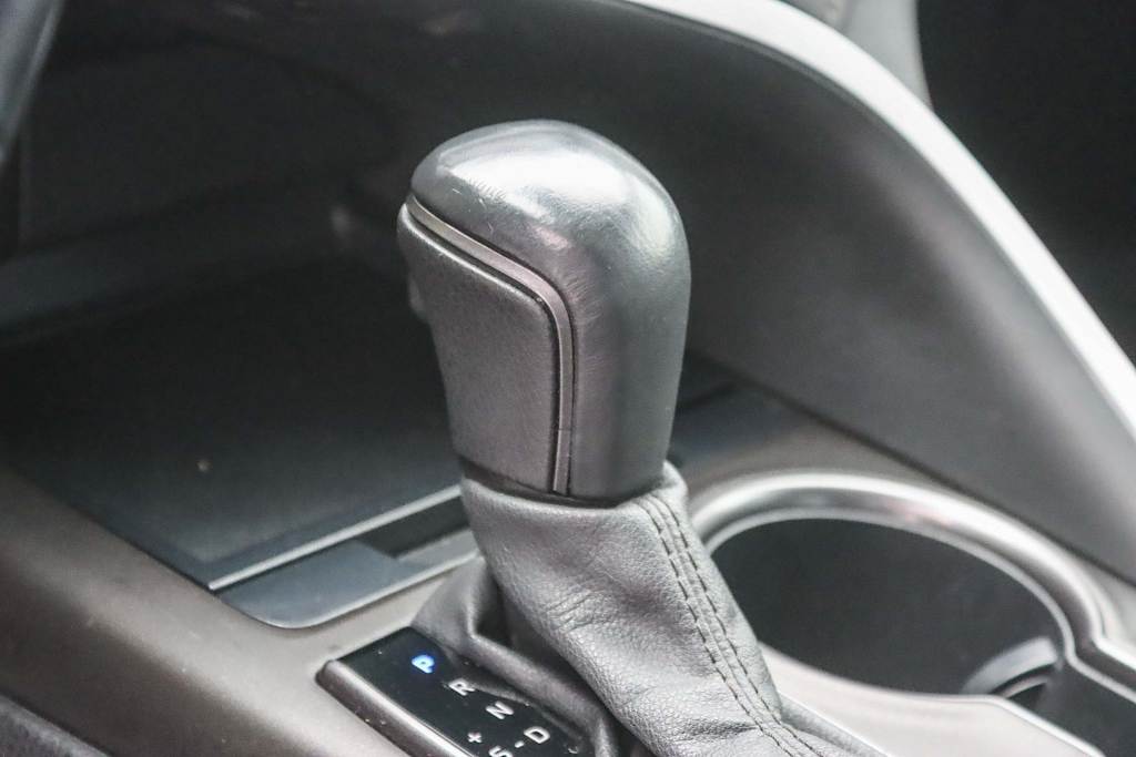 Thumbnail: 2021 Toyota Camry - 14