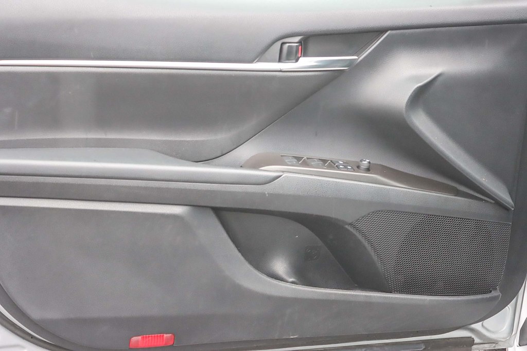 Thumbnail: 2021 Toyota Camry - 23