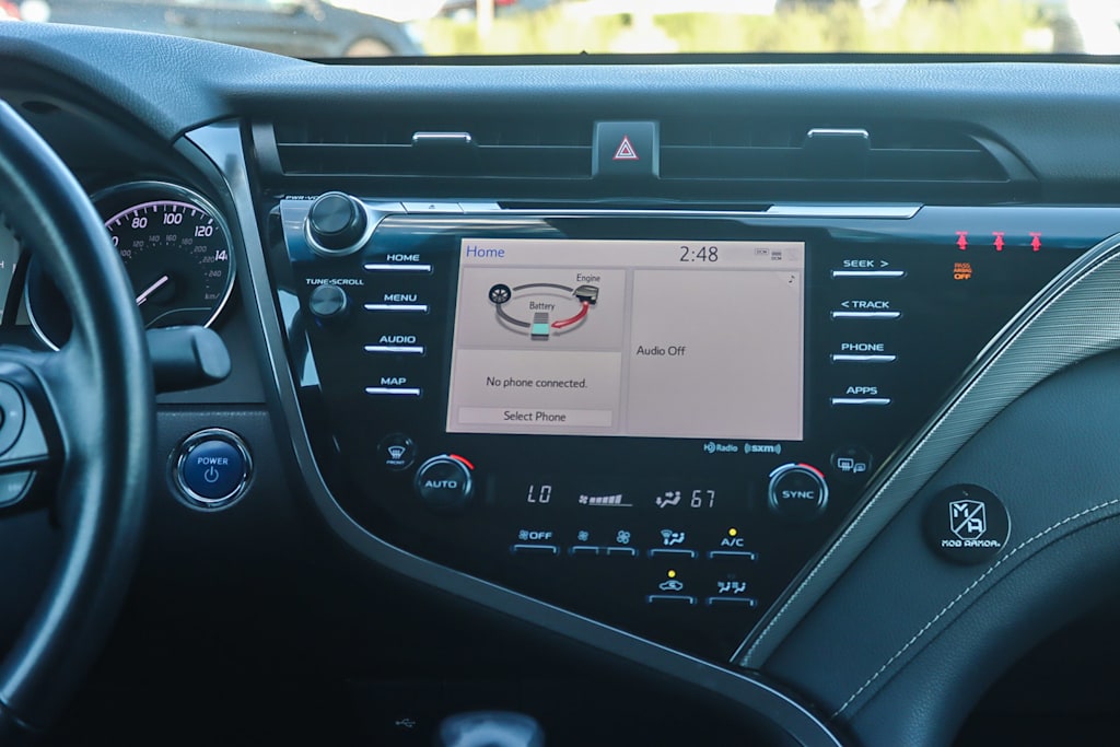 Thumbnail: 2020 Toyota Camry - 11