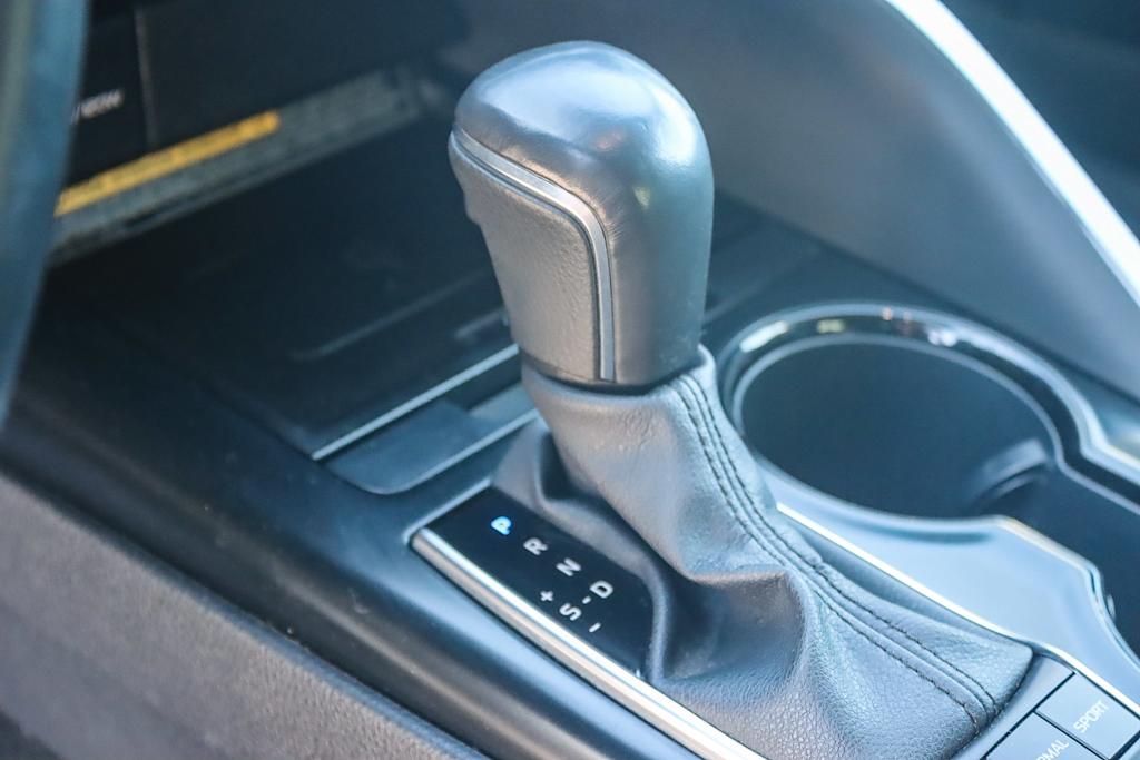 Thumbnail: 2020 Toyota Camry - 12