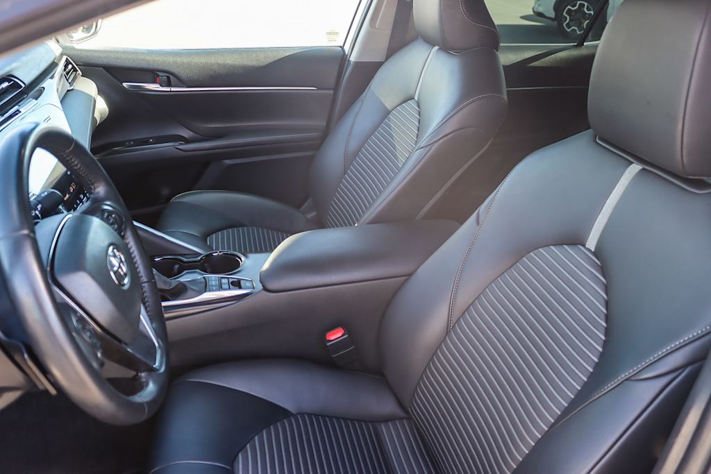 Thumbnail: 2020 Toyota Camry - 9