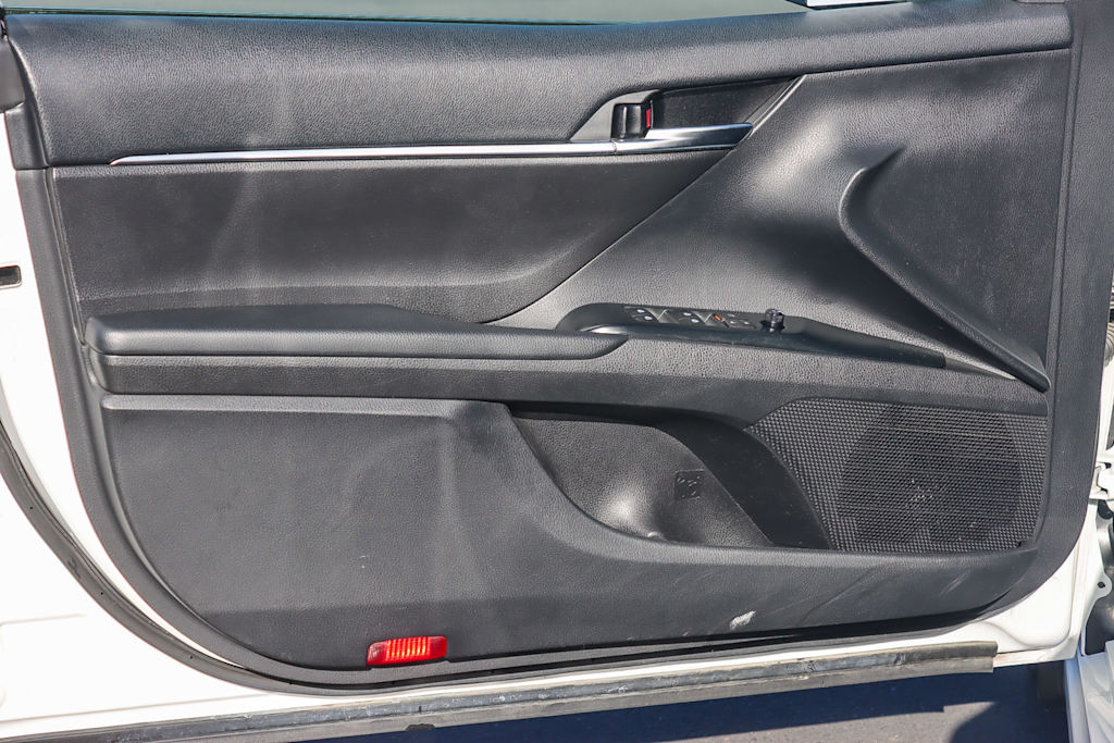 Thumbnail: 2020 Toyota Camry - 21