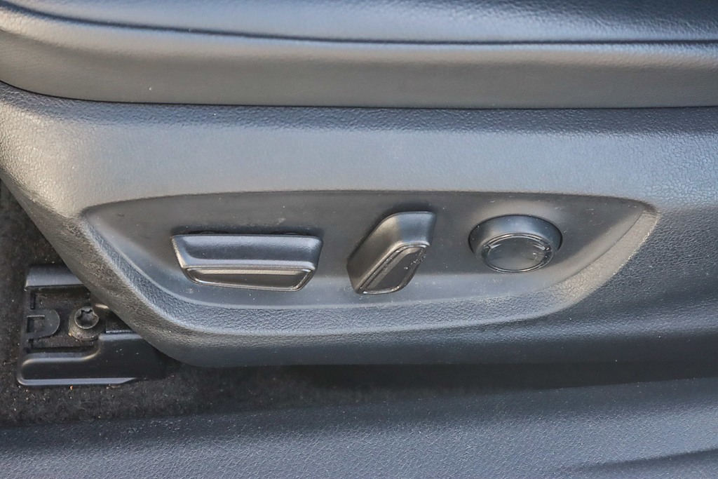 Thumbnail: 2020 Toyota Camry - 22