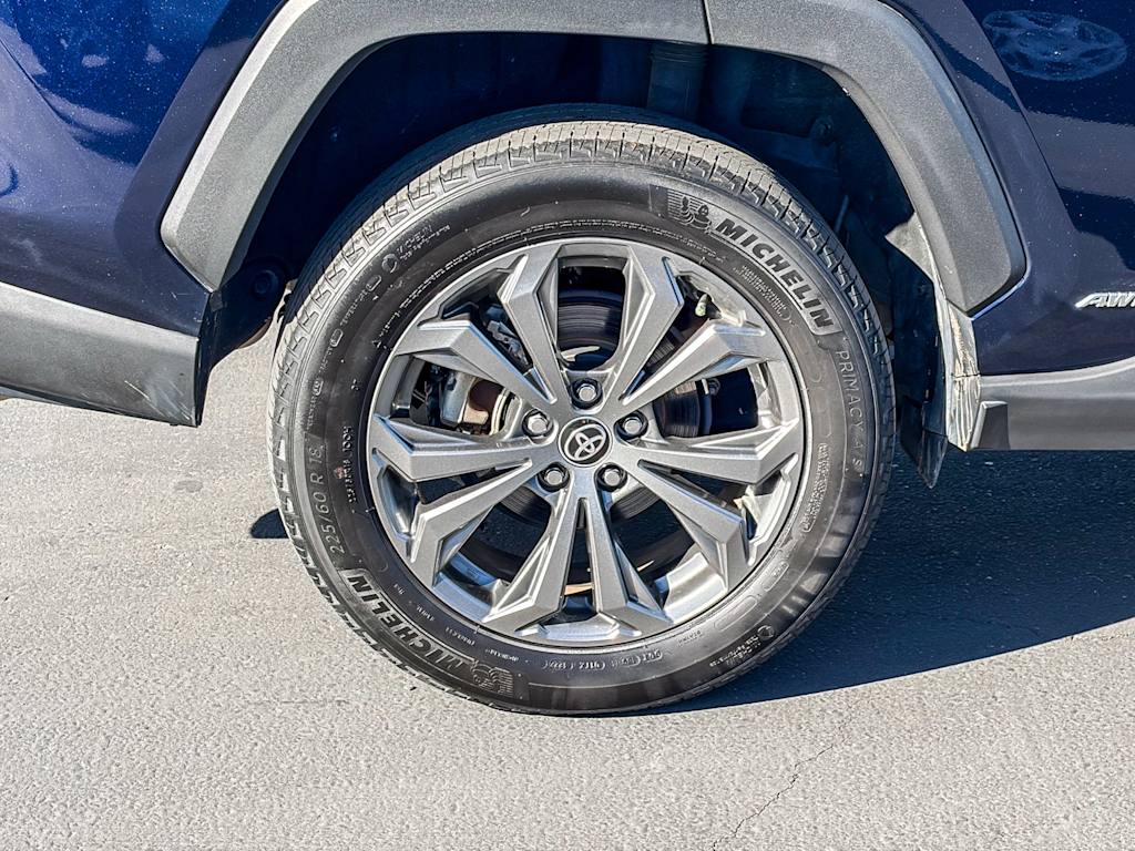 Thumbnail: 2022 Toyota RAV4 - 20