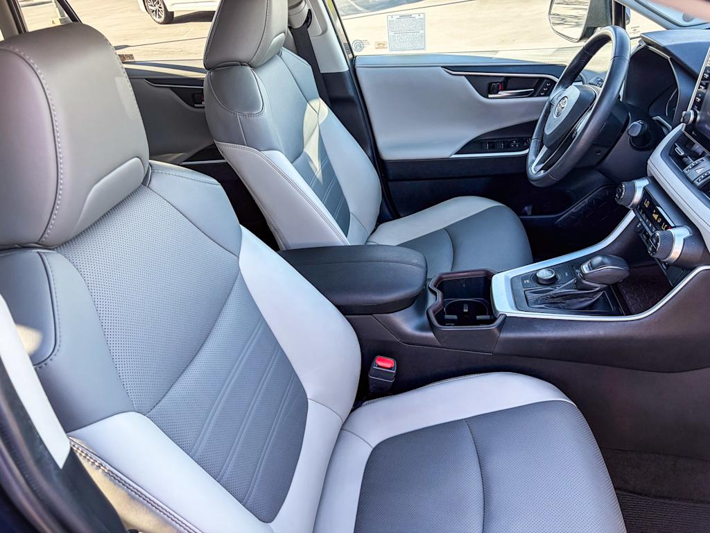 Thumbnail: 2022 Toyota RAV4 - 9