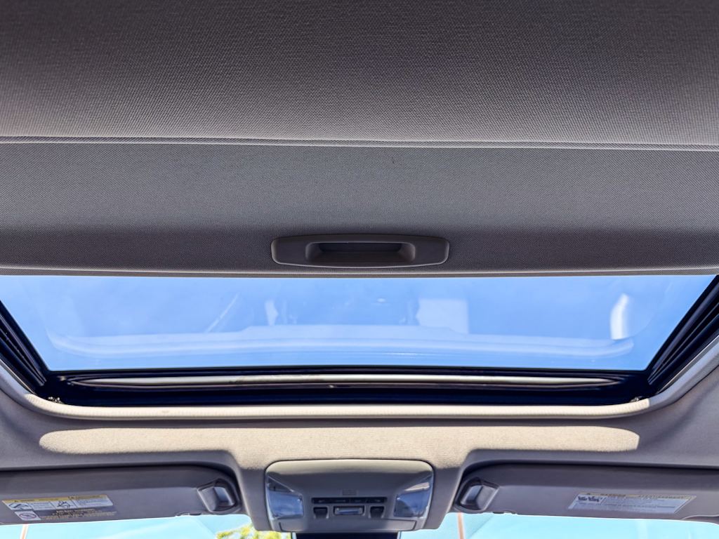 Thumbnail: 2022 Toyota RAV4 - 22