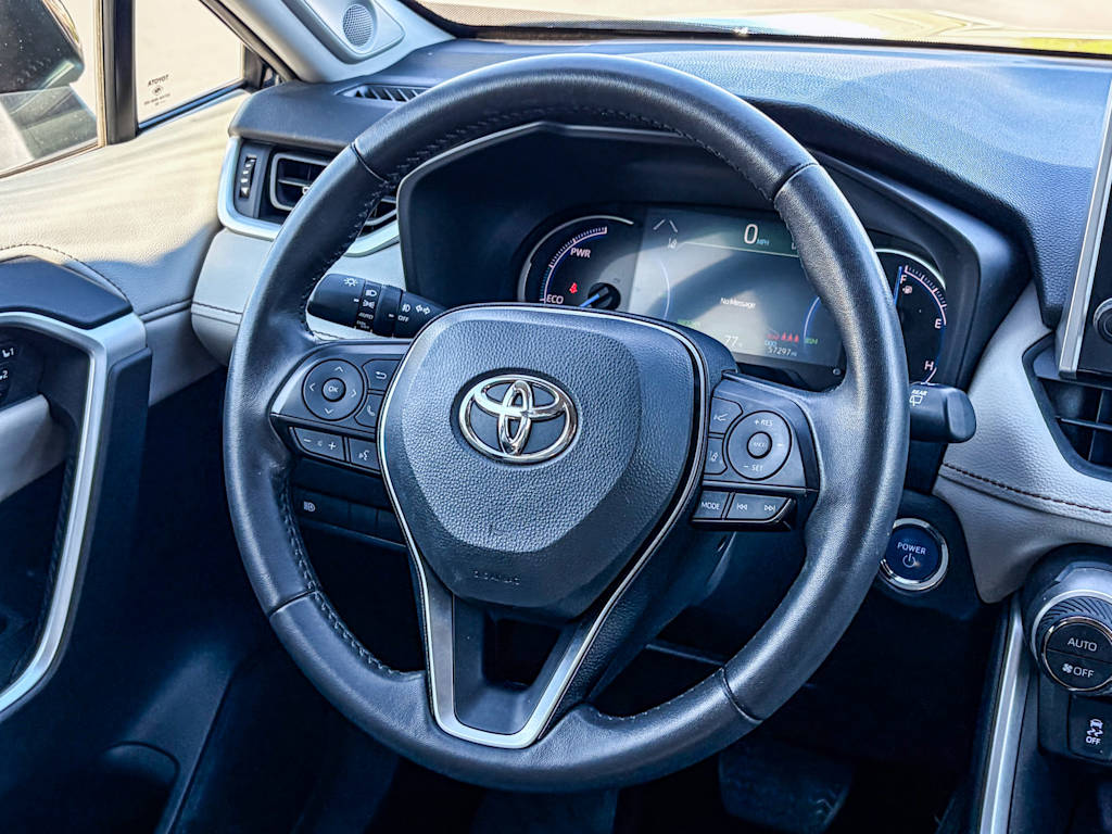 Thumbnail: 2022 Toyota RAV4 - 8