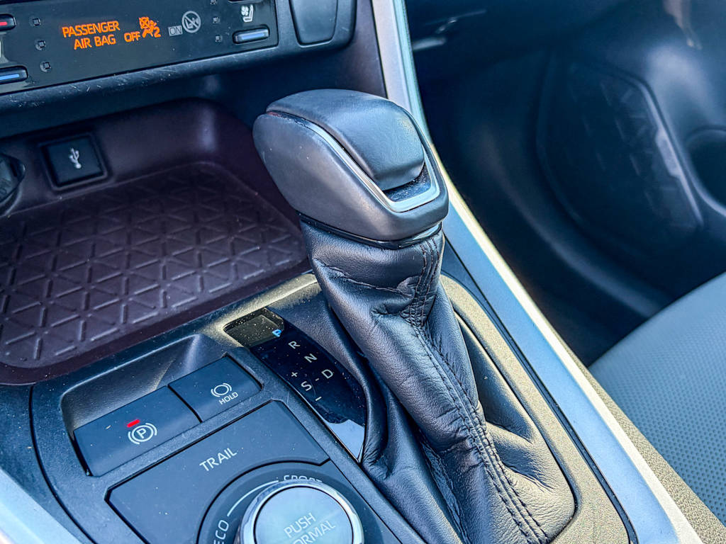 Thumbnail: 2022 Toyota RAV4 - 13